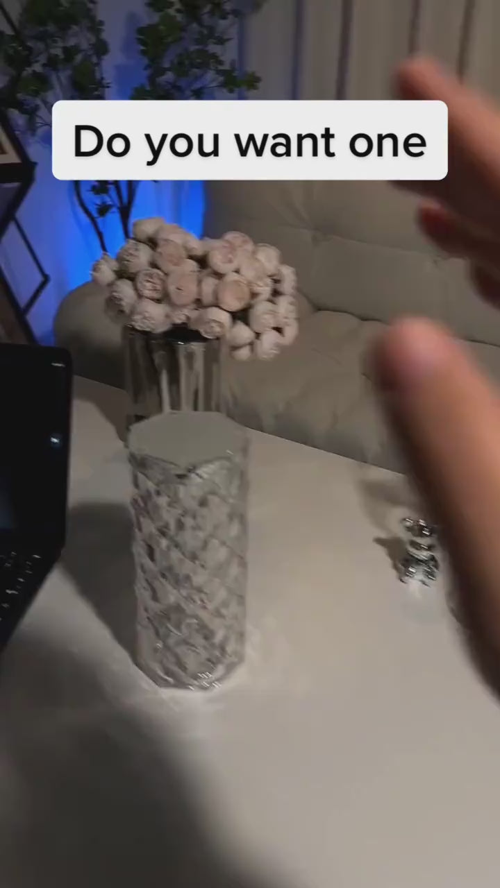 Diamond Crystal Table Lamp: Illuminate in Style